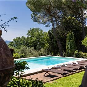 8 Bedroom Villa with Pool near Certaldo, Tuscany, Sleeps 14 - 15